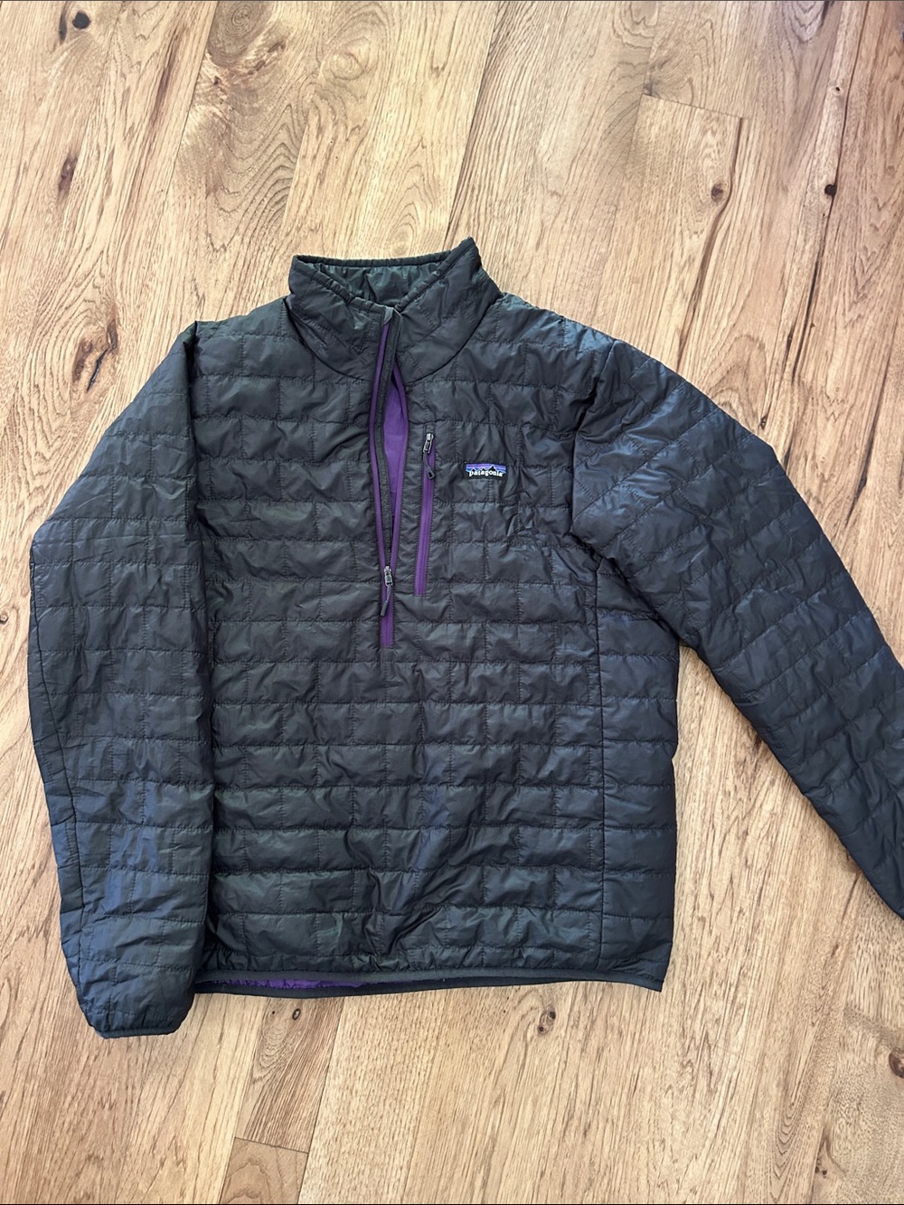 Patagonia Men’s 1/4 Zip Black Puffer Pullover with Purple Accents